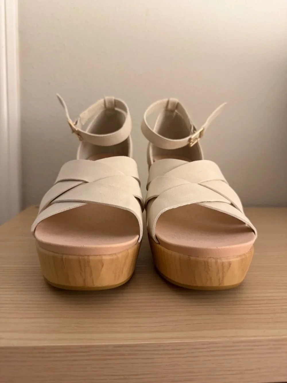 Dr. Scholls cream whitecap